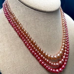 vintage japanese faux pearl necklace- Three strand Choker. Good Vintage 💕